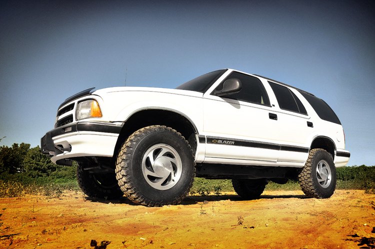 Rough Country Rough Country 2.5 Inch Lift Kit  Chevy GMC Blazer S15 Jimmy Sonoma 4WD 24230 | 24230